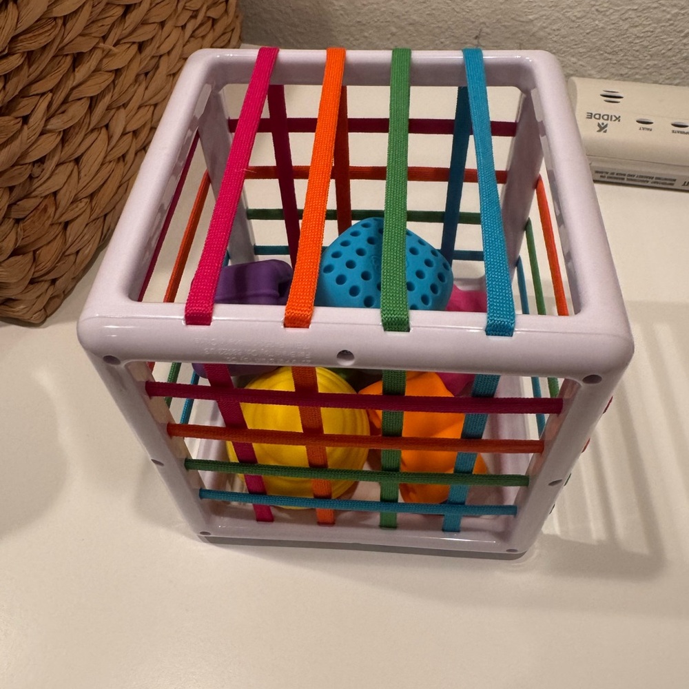 Fat Brain Innybin Baby Sensory Toy Cube